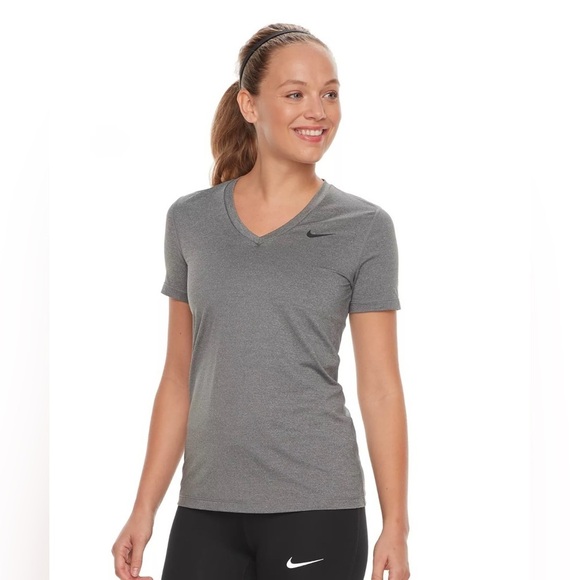 Nike women’s t-shirt. Short sleeve V-neck dry. Size large. - Picture 1 of 4